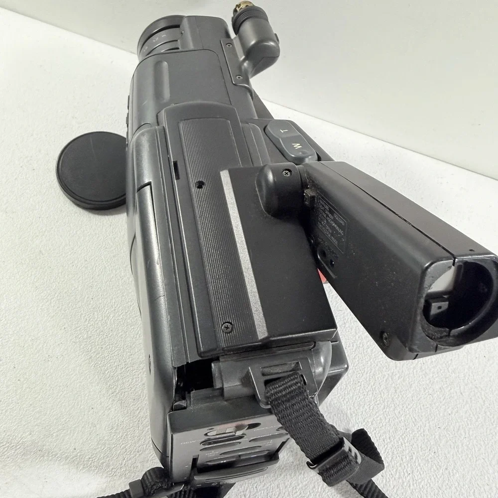 Panasonic MC20 NV-MC20E VHS-C‎ Movie Camera Video Camcorder POWERS ON AS IS READ